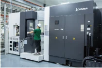 Machining equipment and dynamic-balance inspection shown in the SEIZE AIR catalogue.